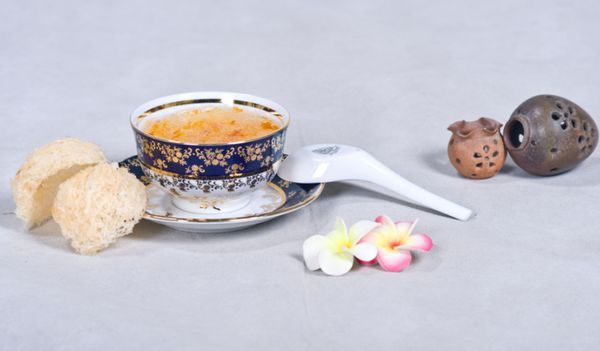 Tại sao phụ nữ nên ăn yến khi mang thai ?