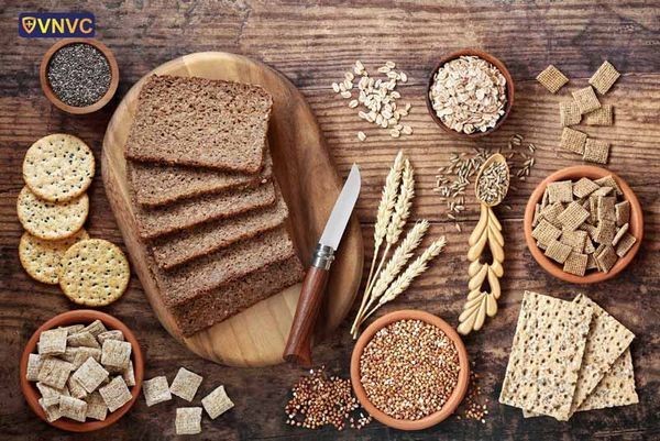 Bạn Nên Ăn Gì Trước Và Sau Khi Tiêm Vắcxin COVID? Đây là những gì các chuyên gia nói